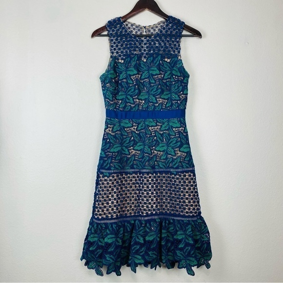 Belle BADGLEY MISHKA  Gren Navy Crochet Overlay Evening Dress Size 2 - Picture 2 of 13